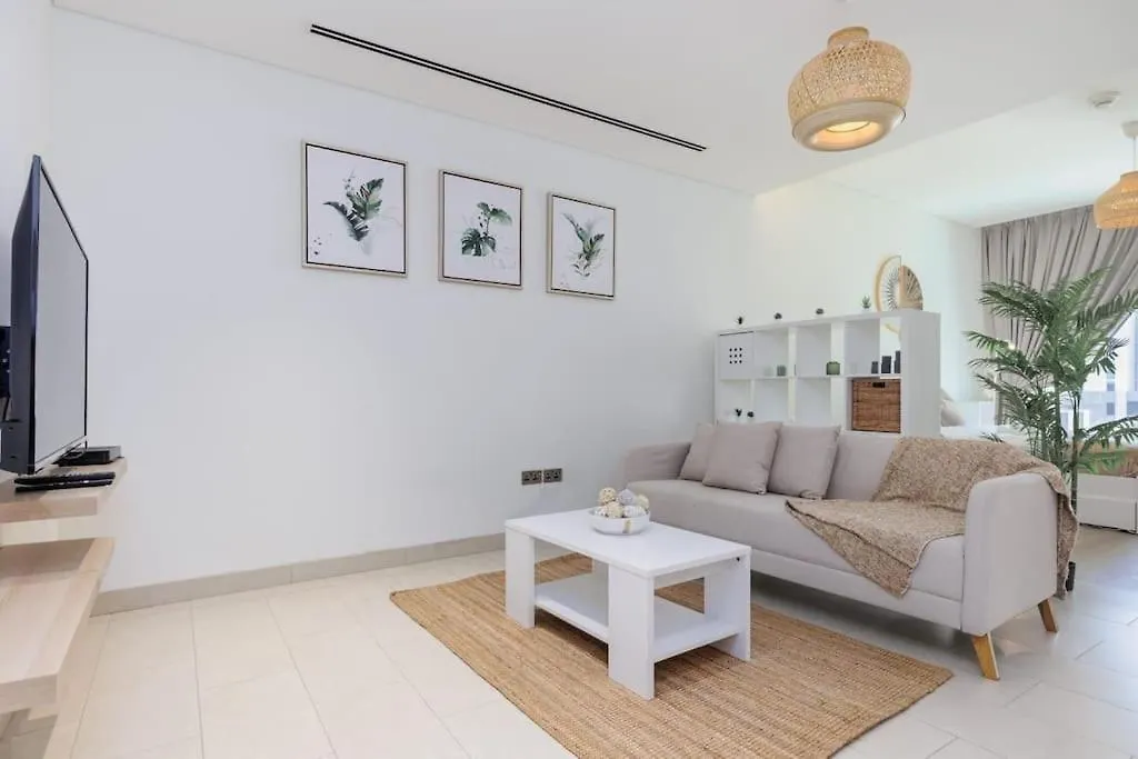 Spacious Minimalistic Studio Dubai