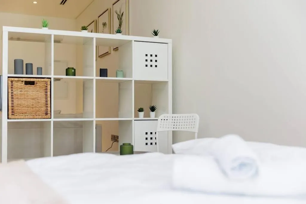 Spacious Minimalistic Studio Dubai